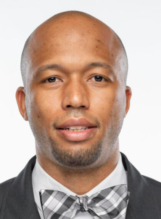 记者：中足联有联赛经营、运营和收益分配权，足协进行行业监管.